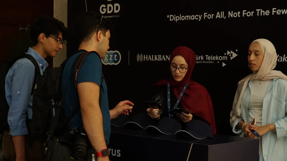 Dünyanın gençleri bu yıl Demokrasi ve Özgürlükler Adası’nda buluştu: GZT’nin ana sponsorluğunda Bosphorus Diplomasi Forumu 2026 tüm hızıyla devam ediyor