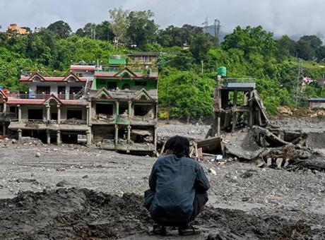 Sel felaketi Nepal’i yuttu! Can kaybı 900’ü aştı, 4 binden fazla kişiye ulaşılamıyor
